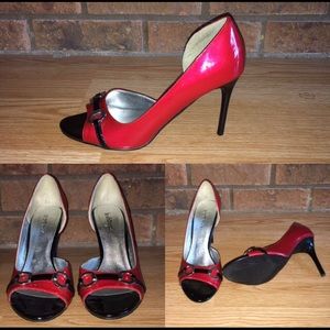 ✨ LE CHATEAU OPEN TOE HEELS ✨